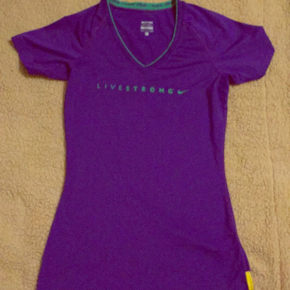 Live strong Nike Pro work out shirt!